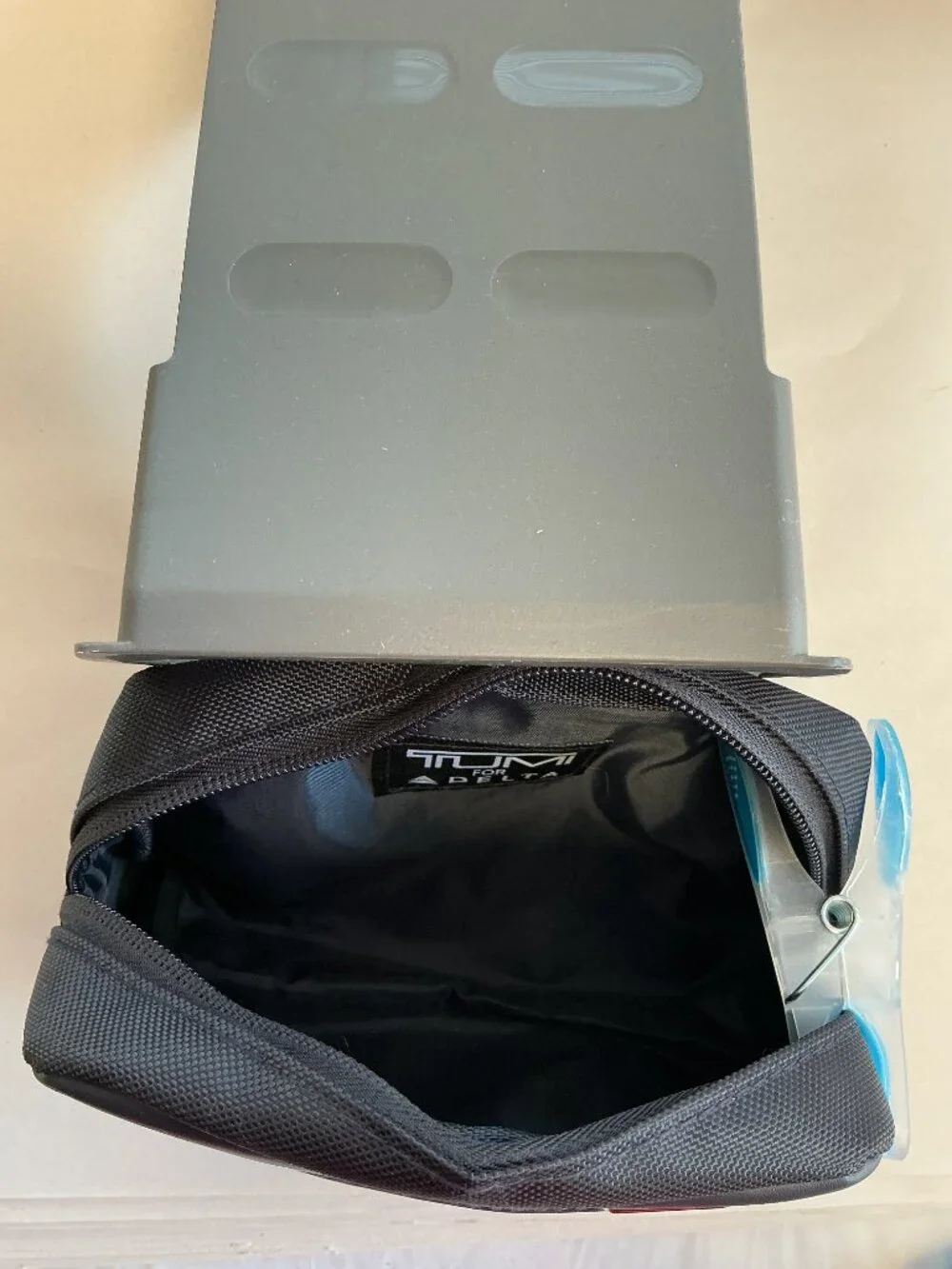 TUMI for Delta Navy Travel Amenity Toiletry Cosmetic Pouch